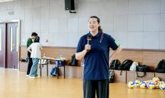 雷速APP下载:女排奥运冠军宋妮娜：青少年保持身心健康才能走得更远